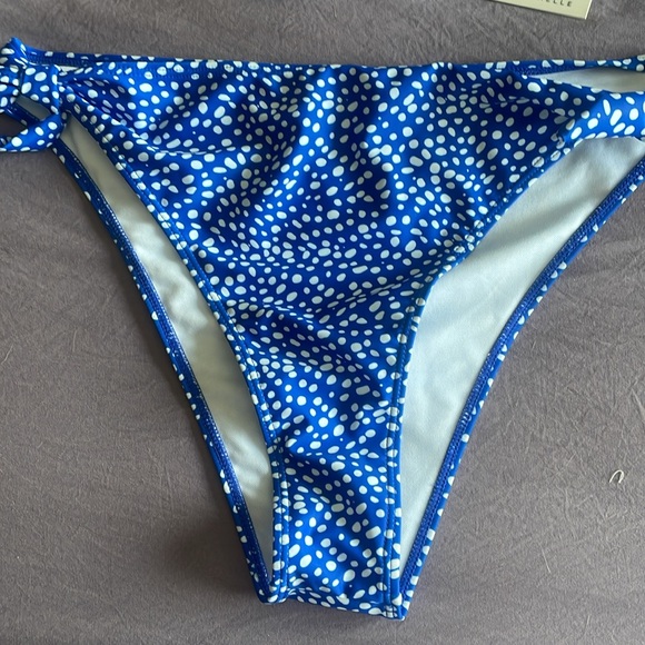 Submerge Swimwear Bikini - Picture 2 of 7